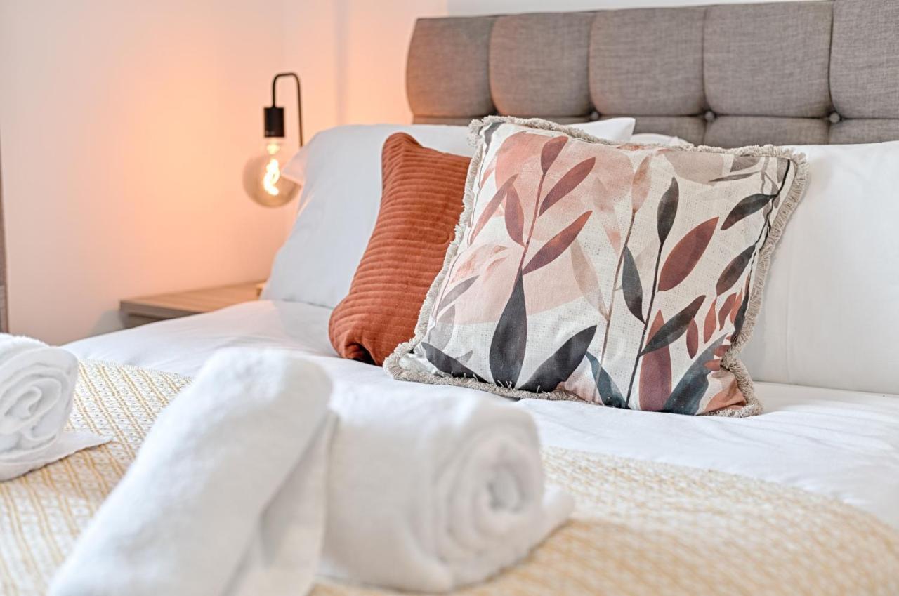 The Glenroy - Tv In Every Bedroom! Swansea Bagian luar foto